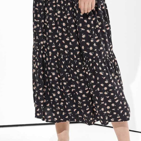 American Eagle Floral Skirt - Picture 2 of 5